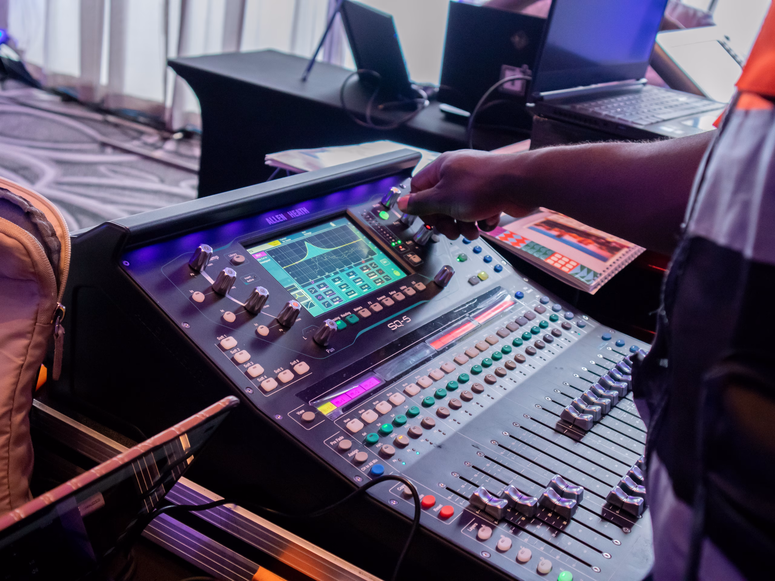 The Role of Audio-Visual Technology in Creating Immersive Experiences